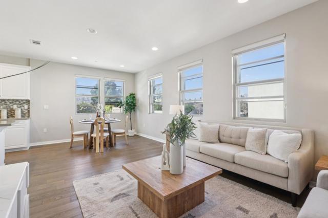 951 Arrowleaf Place, San Jose CA: https://media.crmls.org/mediaz/f75dca1c-b77a-46fc-bcc1-55d850798981.jpg