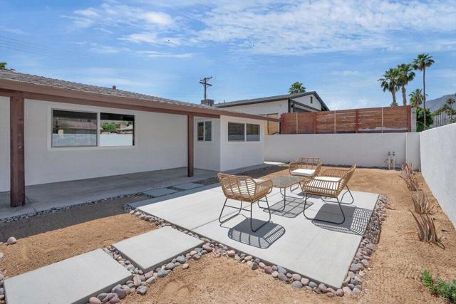 51480 Avenida Obregon, La Quinta CA: https://media.crmls.org/mediaz/f75e024c-b78f-42a9-9a46-dc0b10c82658.jpg