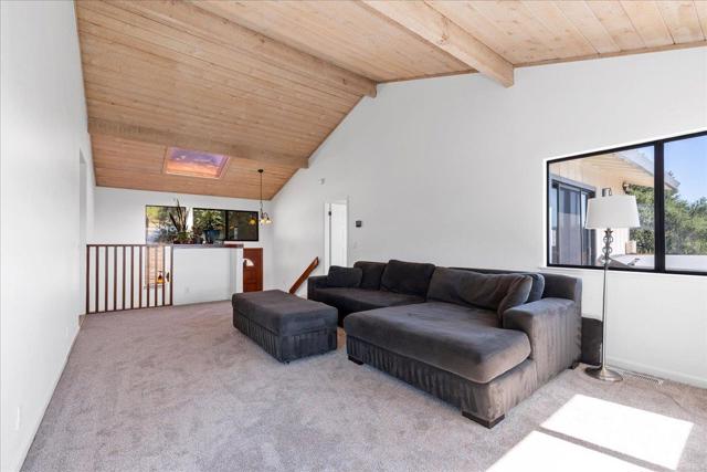 25435 Hutchinson Road, Los Gatos CA: https://media.crmls.org/mediaz/f75ef730-ee2e-4490-a128-c66e03a10c72.jpg