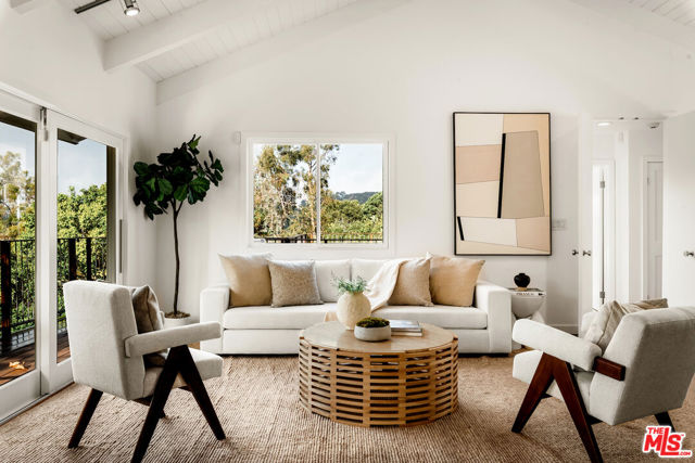 2745 La Cuesta Drive, Los Angeles CA: https://media.crmls.org/mediaz/f75f2be2-f86e-4d84-8389-51af4d3d5e71.jpg