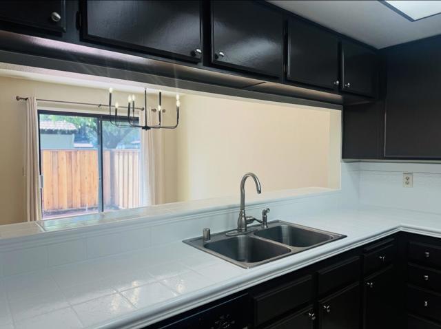 730 Williamsburg Way, Gilroy CA: https://media.crmls.org/mediaz/f75f5264-d426-49ad-b792-6e7736292e0d.jpg