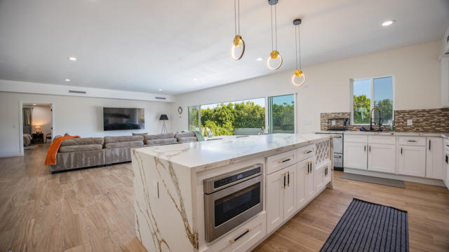 73042 Willow Street, Palm Desert CA: https://media.crmls.org/mediaz/f7603322-38e6-47c6-89cc-a58a5261eb03.jpg