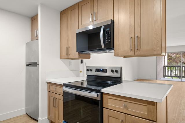 Detail Gallery Image 12 of 31 For 4444 W Point Loma Bld #16,  San Diego,  CA 92107 - 2 Beds | 2 Baths