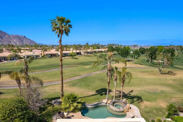 80080 Riviera, La Quinta CA: https://media.crmls.org/mediaz/f760944b-9a75-4f4e-bd93-30400e01ee7d.jpg