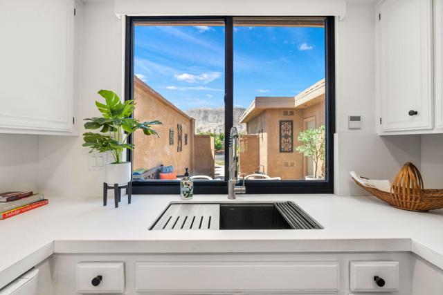 56 Majorca Drive, Rancho Mirage CA: https://media.crmls.org/mediaz/f760a86a-30ab-40b7-ba60-38c32fc671da.jpg