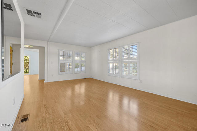 232 Talud Terrace Terrace, Camarillo CA: https://media.crmls.org/mediaz/f760d298-5c67-4b48-8418-ef91e23c3a88.jpg