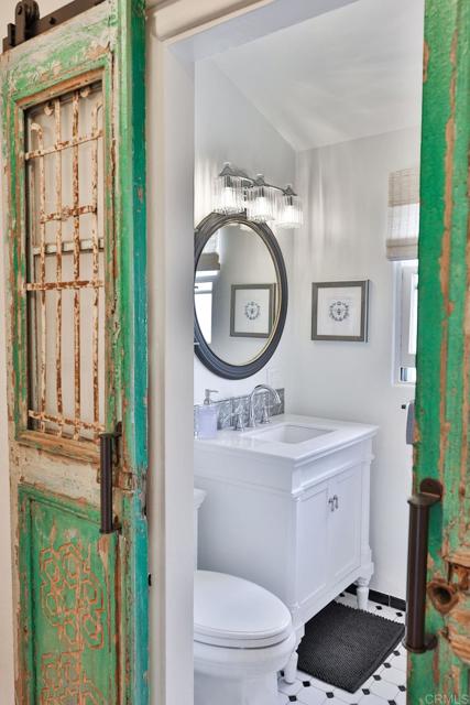 751 G Avenue, Coronado CA: https://media.crmls.org/mediaz/f7610782-cd2c-419a-8983-3e61abb3eedc.jpg