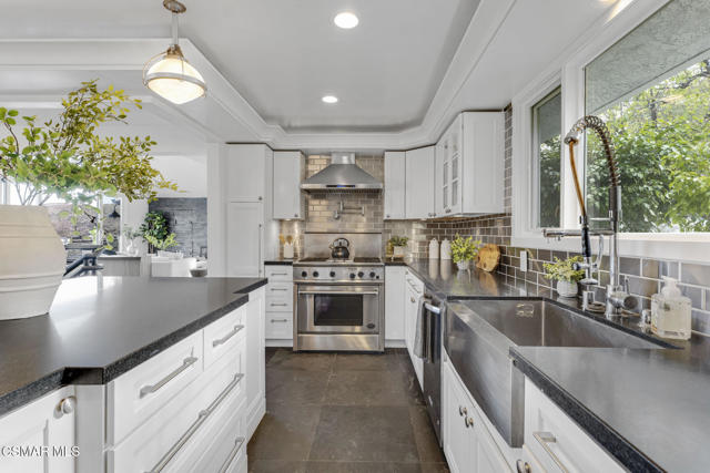 54 Saddlebow Road, Bell Canyon CA: https://media.crmls.org/mediaz/f76175f8-4606-41f9-bcfb-9c0c486f29a0.jpg