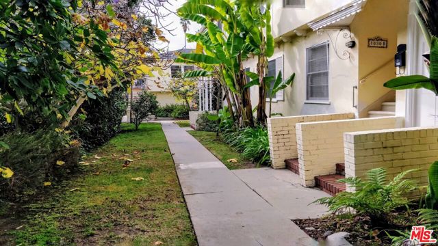 1030 5th Street, Santa Monica CA: https://media.crmls.org/mediaz/f761b9bf-5be8-4229-a65c-4e4e51c862f4.jpg
