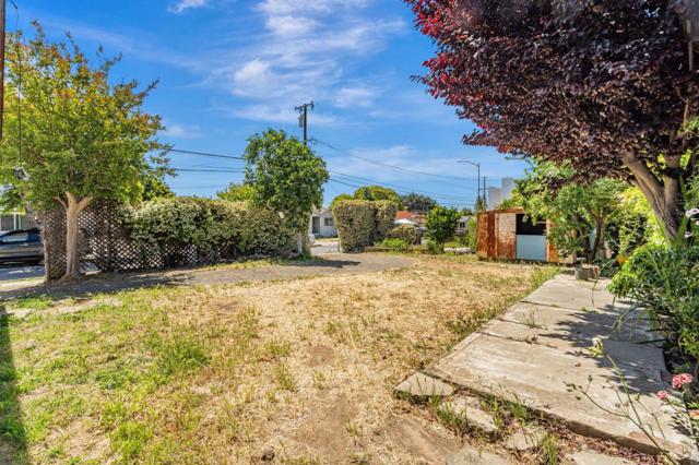 854 N 16th Street, San Jose CA: https://media.crmls.org/mediaz/f7626bb7-50ed-4158-9b79-7bde7b294b47.jpg
