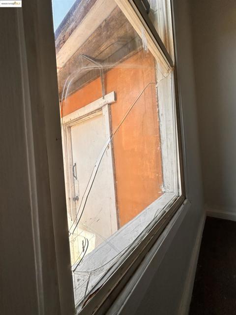 1342 Garvin Ave, Richmond CA: https://media.crmls.org/mediaz/f762d1b1-2071-4899-b321-5c4e1665bbf2.jpg