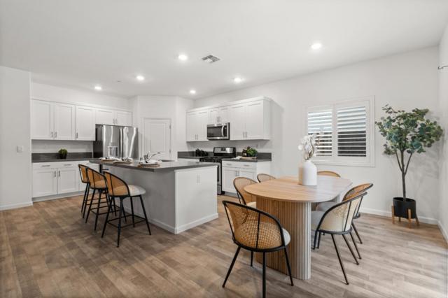 1340 Crimson Place, Manteca CA: https://media.crmls.org/mediaz/f762f2d7-9cad-4aa8-8b67-cbd984c4e100.jpg