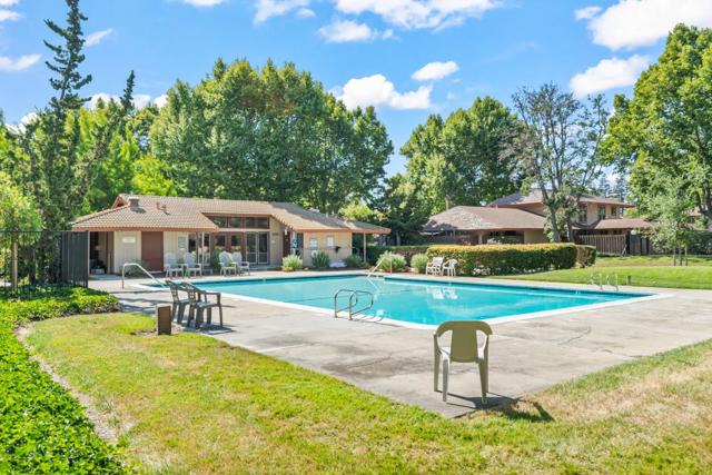205 W Red Oak Drive, Sunnyvale CA: https://media.crmls.org/mediaz/f762fd13-e71f-439d-83b4-b27678be2ead.jpg