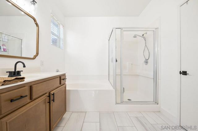 Image 28 of 41 For 26849 Silver Spur Ct
