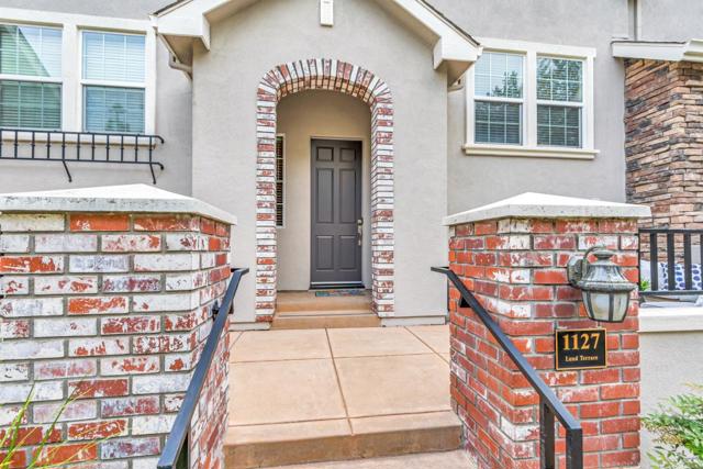 1127 Lund Terrace, Sunnyvale CA: https://media.crmls.org/mediaz/f7638394-e5a9-4d2b-85ce-a967b864feda.jpg