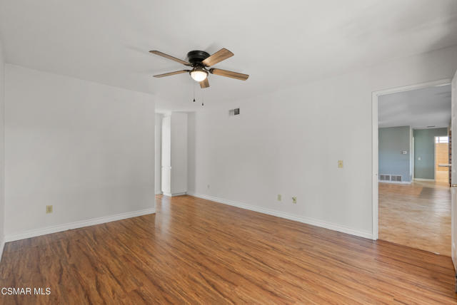 28606 Solon Avenue, Canyon Country CA: https://media.crmls.org/mediaz/f763d1f3-d8f4-4e3d-98df-b515866dfc8c.jpg