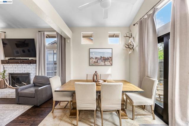 502 Chablis Way, Manteca CA: https://media.crmls.org/mediaz/f763da8b-ea9b-463b-b8ad-04ddaa6f8e8a.jpg