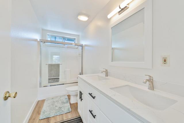 240 Daphne Way, East Palo Alto CA: https://media.crmls.org/mediaz/f763daae-4bc3-422d-8cb9-14a0a13cbe7e.jpg