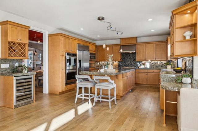 62 Spyglass Court, Half Moon Bay CA: https://media.crmls.org/mediaz/f763f37e-e875-4669-a553-8cfd0e41b665.jpg