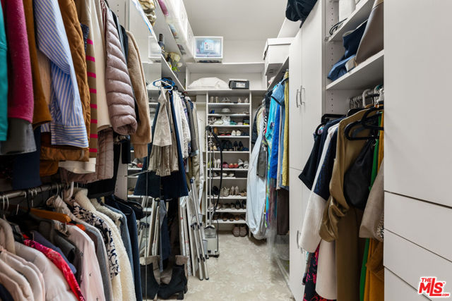 3340 Scadlock Lane, Sherman Oaks CA: https://media.crmls.org/mediaz/f764be66-2b08-4e64-8822-dd5318fb3497.jpg