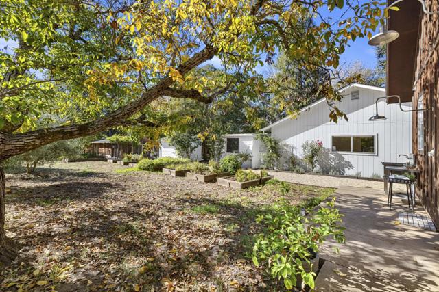 2551 Grant Street, Calistoga CA: https://media.crmls.org/mediaz/f765a604-027c-417d-b1ae-be77626ca991.jpg