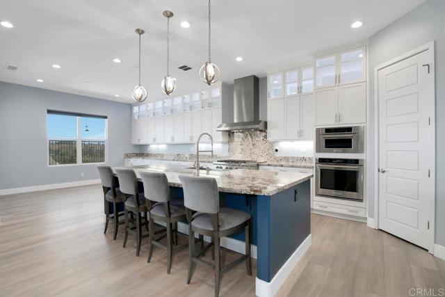 Detail Gallery Image 11 of 46 For 1733 Lemonadeberry Ln, Vista,  CA 92084 - 5 Beds | 3/1 Baths