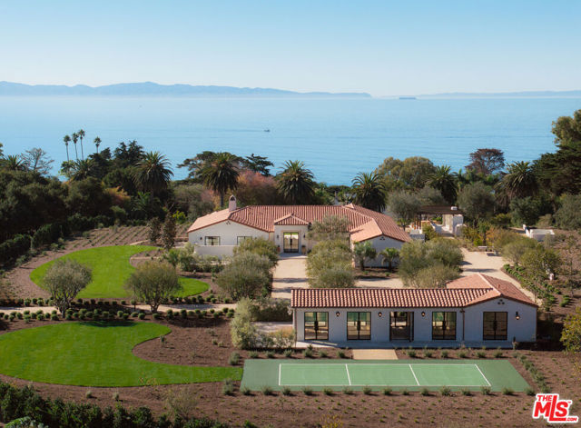 4200 Marina Drive, Santa Barbara CA: https://media.crmls.org/mediaz/f766a1a1-ad84-42a7-b12f-0b52ec37a8e0.jpg