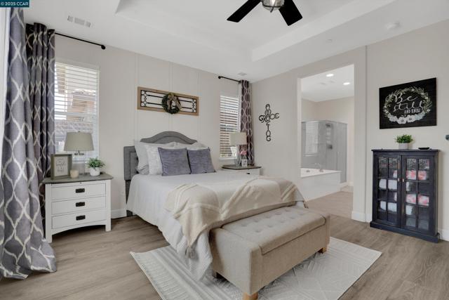 901 Goldfinch Cir, Vacaville CA: https://media.crmls.org/mediaz/f767f44d-bb83-44c7-8d32-2cfb4d273ca3.jpg