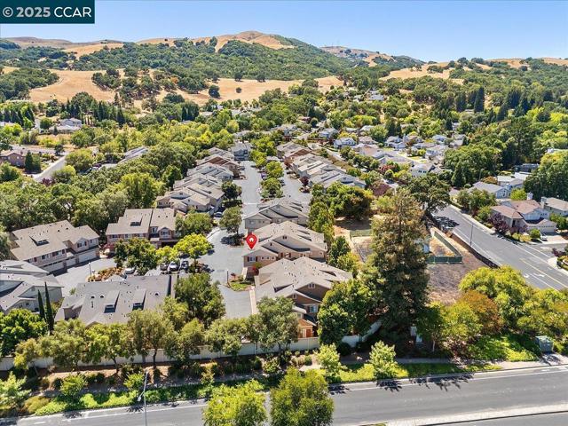 1310 Sutter Creek Ln, San Ramon CA: https://media.crmls.org/mediaz/f767f72b-580d-428e-8de0-ddbfcad4ec7e.jpg