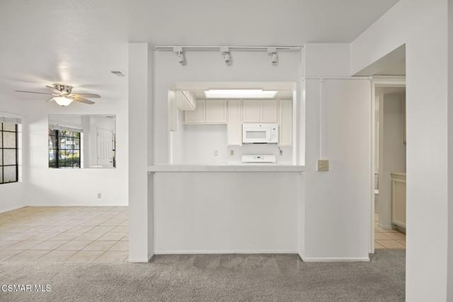 1923 Majorca Drive, Oxnard CA: https://media.crmls.org/mediaz/f7681364-36fd-4f1f-876d-8b7527a1a9cd.jpg