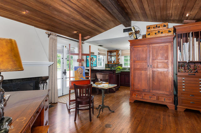 1711 Fairmount Avenue, La Canada Flintridge CA: https://media.crmls.org/mediaz/f7687643-c80f-44f6-8968-dc9f915faaa1.jpg