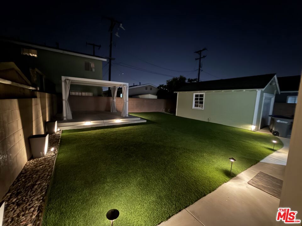 https://media.crmls.org/mediaz/f768befc-1c95-4a74-b789-938070e13549.jpg?preset=X-Large
