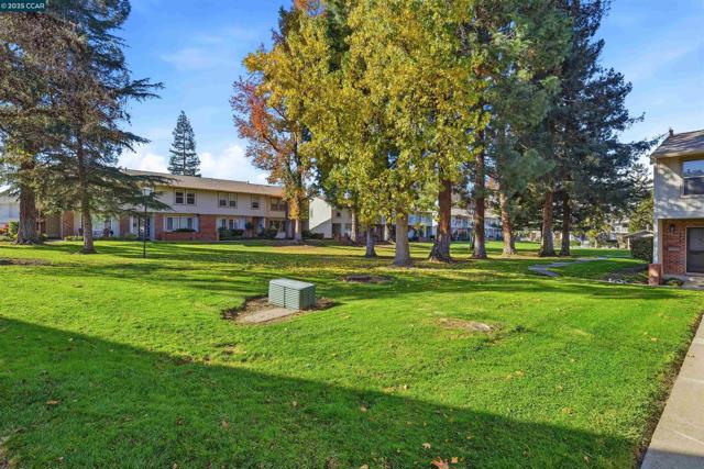 1804 Wildbrook Ct, Concord CA: https://media.crmls.org/mediaz/f768c7a1-4418-4584-b4a0-eb6fbdcb09bf.jpg