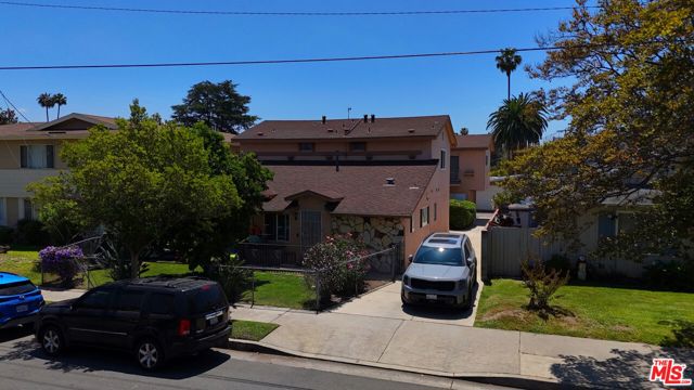 13444 Burbank Boulevard, Sherman Oaks CA: https://media.crmls.org/mediaz/f7691ae4-b0aa-4263-a1e8-c3229d71f75d.jpg