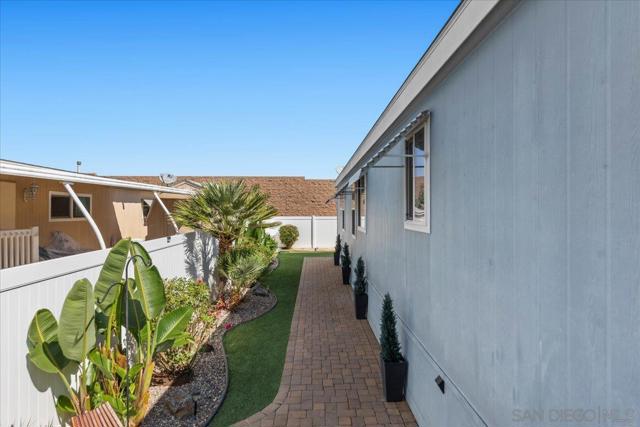 809 Discovery St, San Marcos CA: https://media.crmls.org/mediaz/f769438d-f9d9-4cb8-92d9-93b0beb5d3b8.jpg