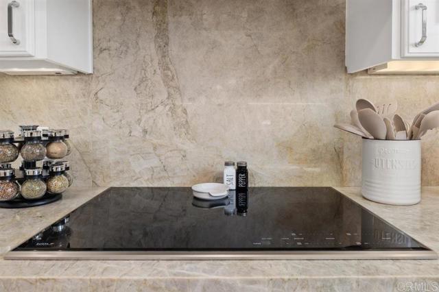 Detail Gallery Image 8 of 31 For 640 W Solana Circle #11,  Solana Beach,  CA 92075 - 2 Beds | 2 Baths