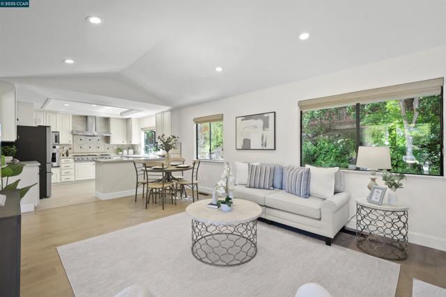 709 Liquidamber Pl, Danville CA: https://media.crmls.org/mediaz/f76a2c30-1f31-4ee7-9623-8aceceb4abfa.jpg