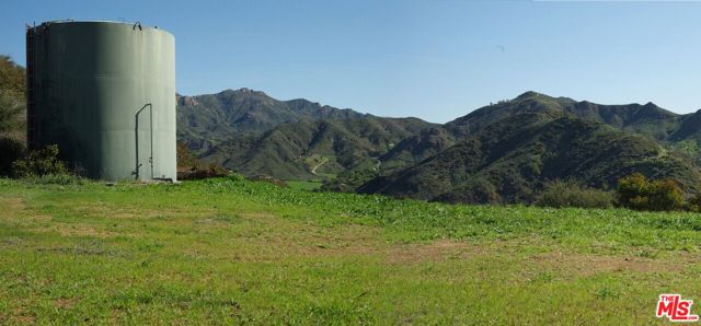 123 Cotharin Road, Malibu CA: https://media.crmls.org/mediaz/f76b4507-ccae-46a0-bf8c-7fd90b3a8133.jpg
