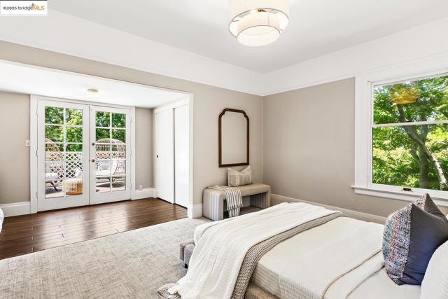 765 University Ave, Palo Alto CA: https://media.crmls.org/mediaz/f76b5ccf-7ad1-4728-8083-43ec7a408d65.jpg