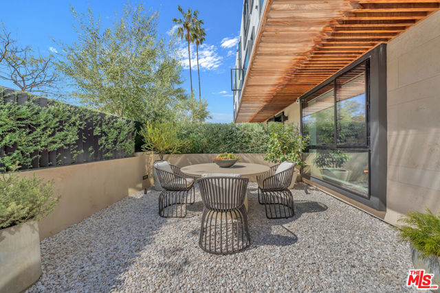 724 N Croft Avenue, Los Angeles CA: https://media.crmls.org/mediaz/f76cb2bb-722e-4552-aeca-777adab601a8.jpg