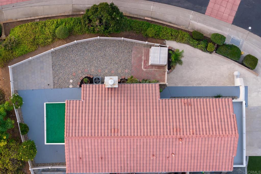 https://media.crmls.org/mediaz/f76cce84-ed2f-4153-b861-e125f0326f33.jpg?preset=X-Large
