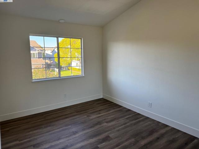118 Pelican Loop, Pittsburg CA: https://media.crmls.org/mediaz/f76d701a-3d68-4028-a73d-4b72176106ac.jpg