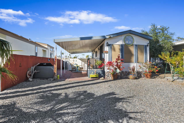 74711 Dillon Road, Desert Hot Springs CA: https://media.crmls.org/mediaz/f76e1cb4-8643-4daa-a839-6e7ad6749997.jpg