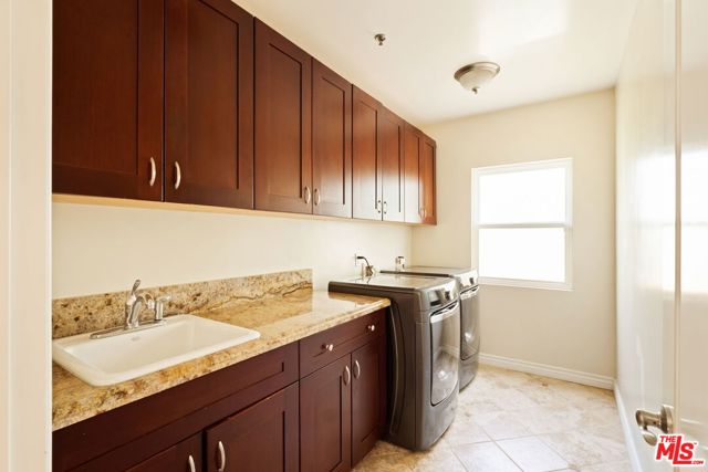 11925 Charnock Road, Los Angeles CA: https://media.crmls.org/mediaz/f76fa59a-a8a3-4f25-8975-6d30b47f61c3.jpg