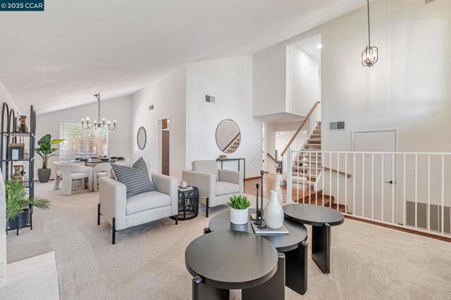 1372 Bent Tree Ln, Concord CA: https://media.crmls.org/mediaz/f7704597-3504-416b-98ff-668821cc91fb.jpg