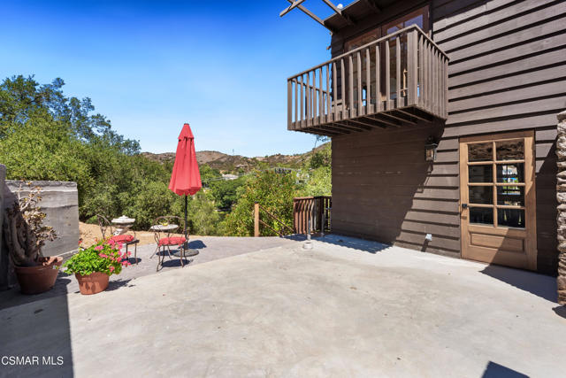 141 Lake Sherwood Drive, Lake Sherwood CA: https://media.crmls.org/mediaz/f7718cd0-26f9-4295-8548-4162f47d7ee4.jpg