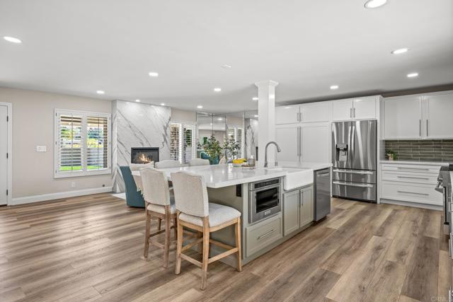 Detail Gallery Image 12 of 28 For 325 Santa Helena Dr, Solana Beach,  CA 92075 - 6 Beds | 4 Baths