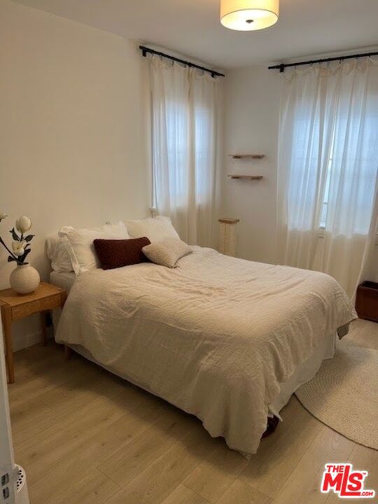 2032 W 80th Street, Los Angeles CA: https://media.crmls.org/mediaz/f7721dc8-4f8b-44d2-9bdd-6fa72d3ef746.jpg