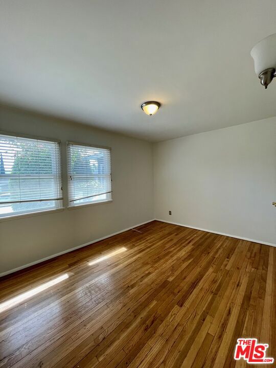 5954 W 85Th Place, Los Angeles CA: https://media.crmls.org/mediaz/f773cf1f-92e3-4aaa-8b6f-8f526d1d1302.jpg