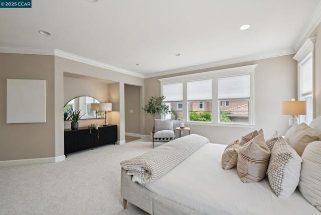 5269 S Montecito Dr, Concord CA: https://media.crmls.org/mediaz/f7743bb0-0e1a-4df4-917a-1625d4af098e.jpg